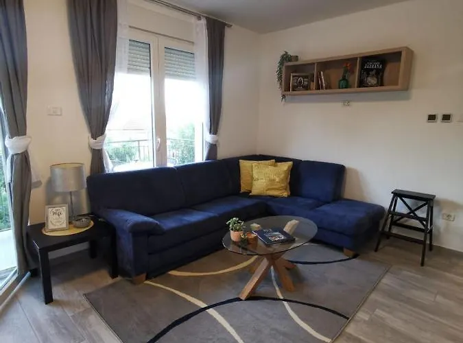 Bonvenon2center Apartmán *