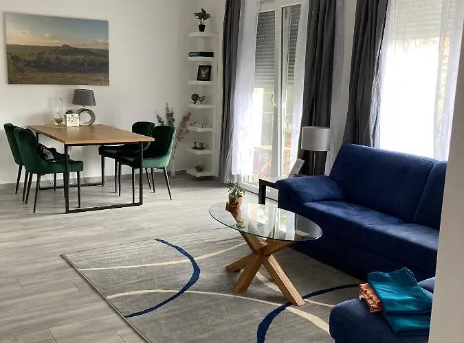 Bonvenon2center Apartmán *